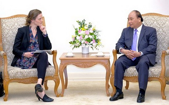 政府總理阮春福(右)接見丹麥衛生部長艾倫‧特雷‧諾比。（圖源：光孝）