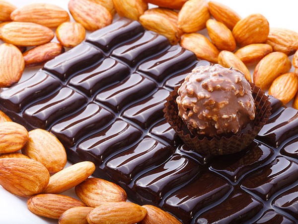 黑巧克力、杏仁可降膽固醇。（示意圖源：互聯網）