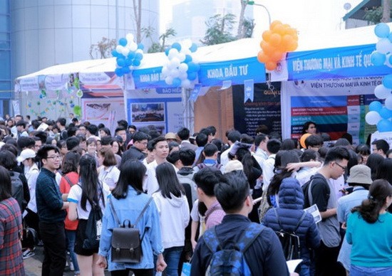 上千大學生參加 2018 NEU CAREER EXPO 就業活動。（圖源：PV）