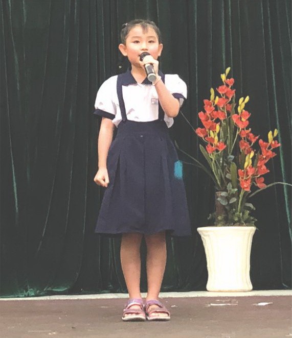 華人學生吳寶銀獲得兒童組第一名。