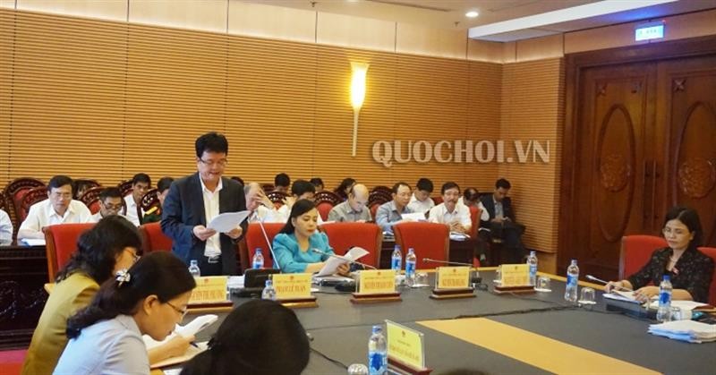 衛生部副部長范黎俊在會議上報告有關厲行節約、反浪費工作。（圖源：國會新聞網）