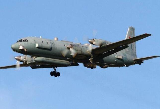 一架俄羅斯伊爾-20電子偵察機4日在黑海上空飛行期間遭北約戰機跟踪攔截。（圖源：互聯網）