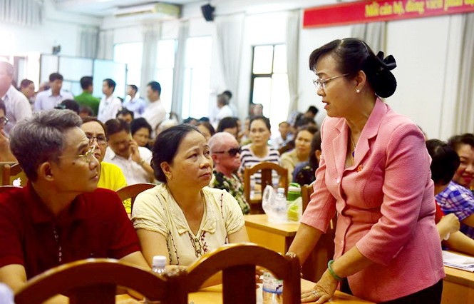 市人民議會主席阮氏決心與選民接觸。