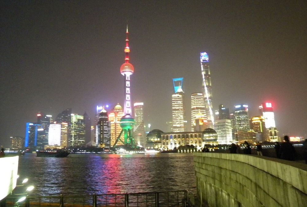 上海浦東夜景一隅。