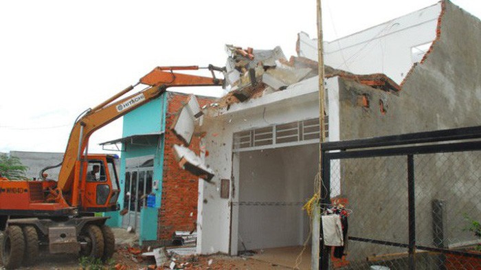 平政縣某違建房被強制拆除。