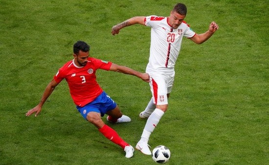 哥斯達黎加－塞爾維亞（白衣）比賽一瞥。