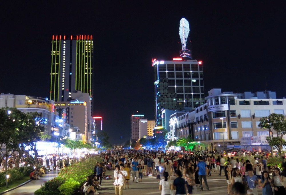 阮惠步行街一直是吸引遊客的景點。