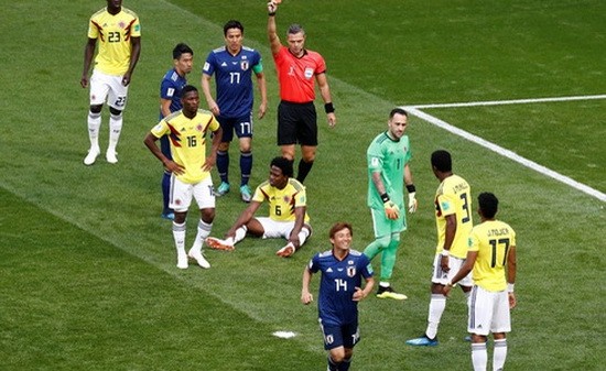 哥倫比亞球員被罰紅牌。（圖源：互聯網）