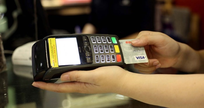 客戶務須注意拖欠信用卡費用可能被列入債務。