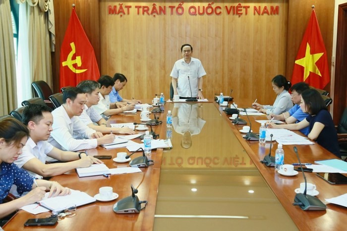 越南祖國陣線中央委員會主席陳清敏支持會議並發表講話。（圖源：光榮）