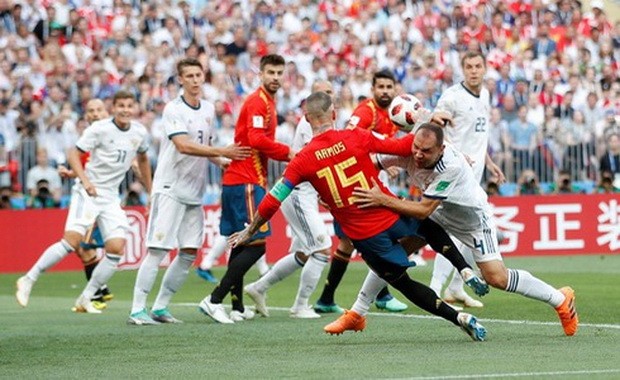 西班牙（紅衣）遺憾出局。（圖源：互聯網）