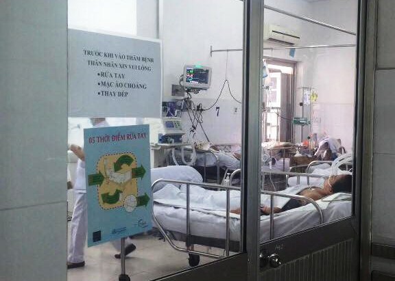 甲型H1N1流感患者在大水鑊醫院隔離病房接受治療中。