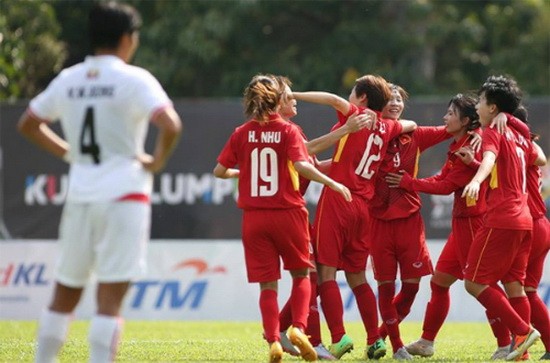越南女隊慶祝勝利。