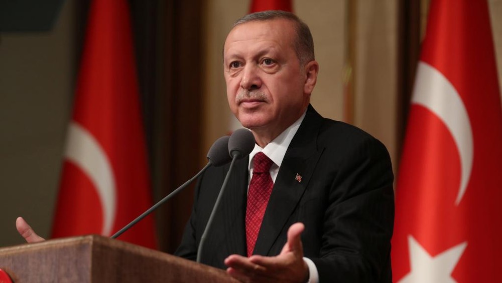 土耳其總統埃爾多安在未遂政變兩週年發表講話。（圖源：路透社）