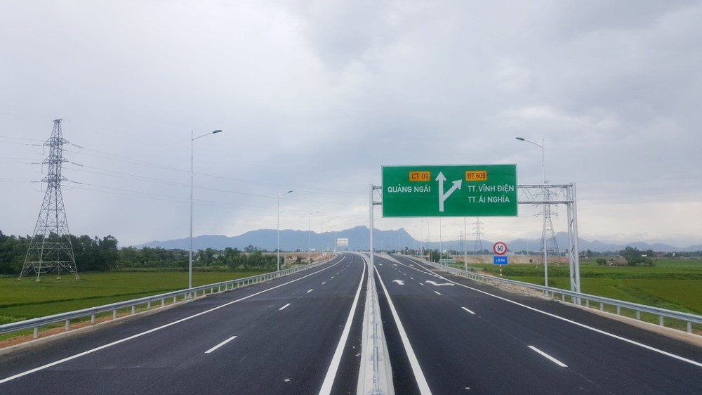 4大交通工程之一的峴港-廣義高速公路即將建成並將於本季節正式投入使用。（圖源：英明）