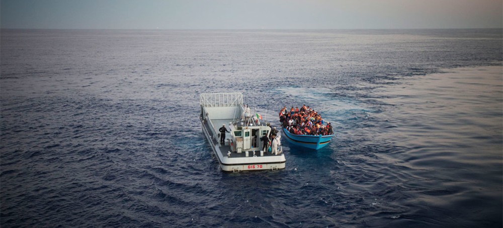 從非洲北部試圖通過地中海前往歐洲的一船人在海上獲救。（圖源：聯合國難民署）
