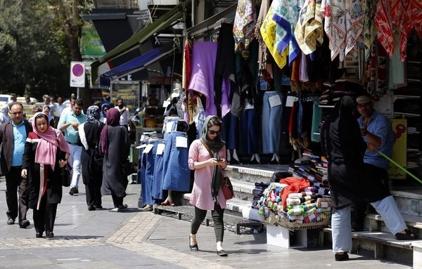 美重啟制裁令伊朗民眾生活大受影響。（圖源：AFP）