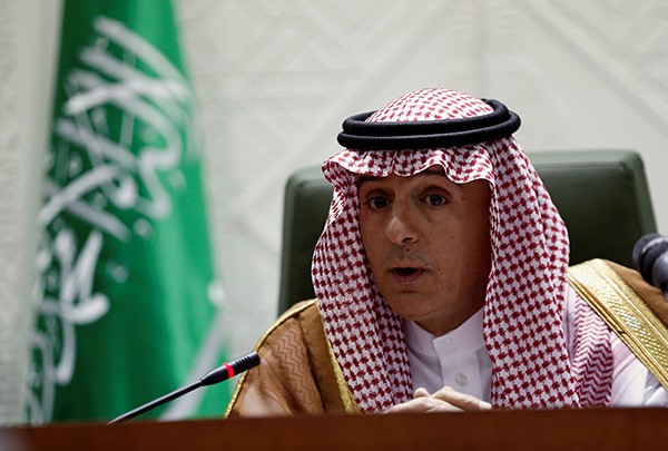 沙特阿拉伯外交大臣朱拜爾召開新聞發佈會。（圖源：路透社）
