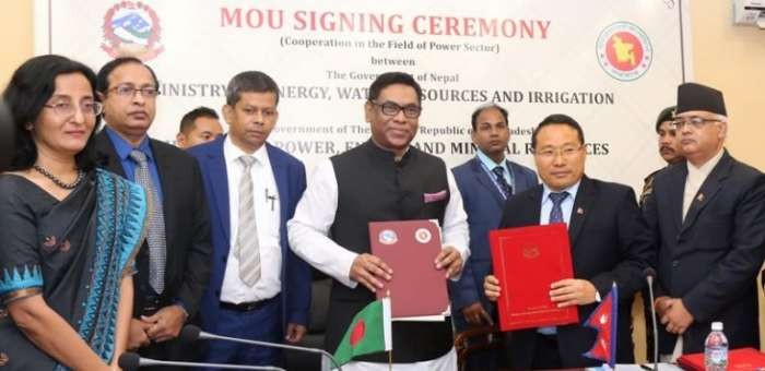 尼泊爾能源、水資源與灌溉部部長巴爾沙‧曼‧普恩，孟加拉國電力、能源與礦產資源部國務部長哈米德簽署了上述備忘錄。（圖源：互聯網）