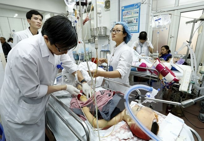 某醫院急救室在為一名重症病童進行搶救。（圖源：楊玉）