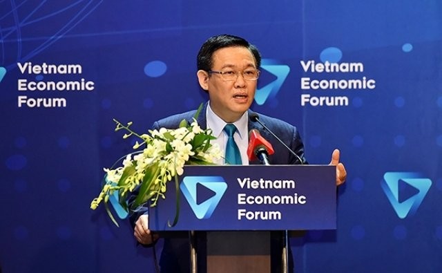 政府副總理王廷惠在越南經濟論壇上發言。（圖源：蘇霞）