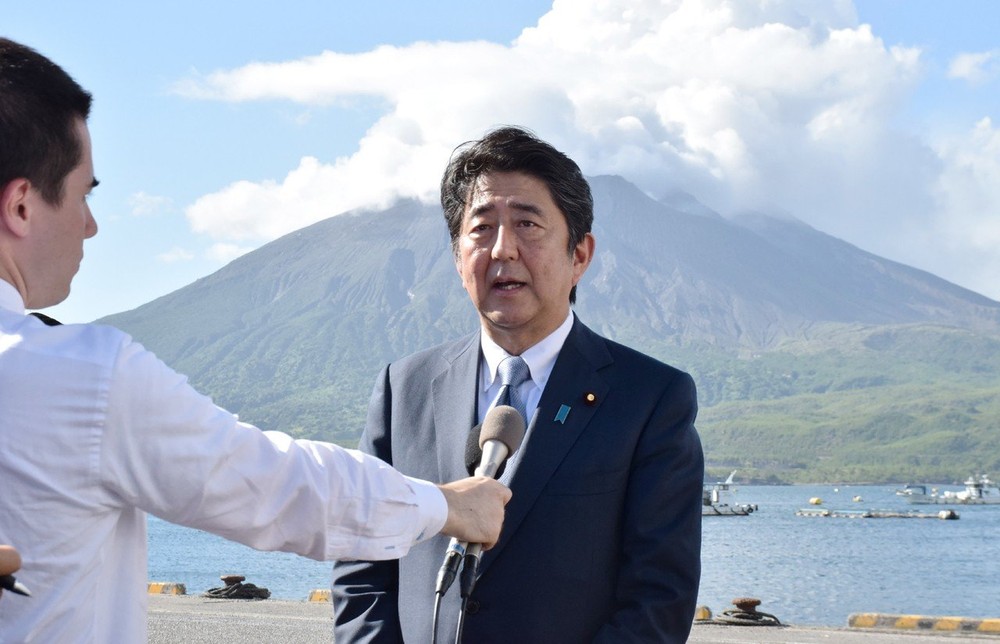 日本首相安倍晉三26日在鹿兒島宣佈參選自民黨總裁。（圖源：AFP）