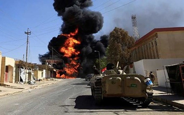 阿富汗政府官員26日稱，以美國為首的聯軍日前在該國東部發動空襲行動，極端組織自稱的“伊斯蘭國”(IS)阿富汗分支的頭目連同其餘10人，在空襲中被炸死。（圖源：Pakistan News）