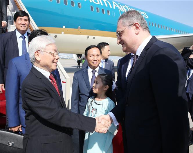 俄羅斯外交部代表前往機場迎接阮富仲總書記。（圖源：越通社）