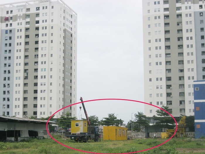 圖片中畫紅圈的是擬建“封閉式垃圾壓縮站”項目的區域。（圖源：杜茶江）