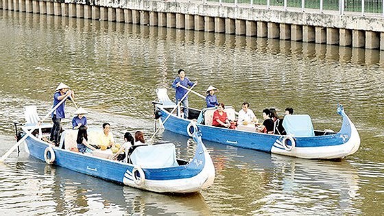 市民參觀饒祿-氏藝涌旅遊線。