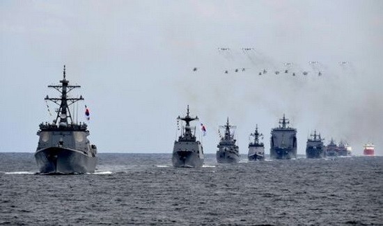 參加韓國國際閱艦式的軍艦。 （圖源：韓聯社）