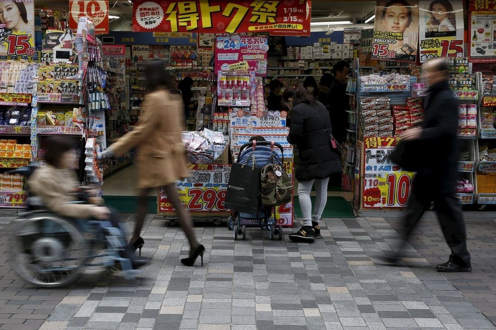 日本按計劃於2019年10月把消費稅稅率提高至10%。（示意圖源：路透社）