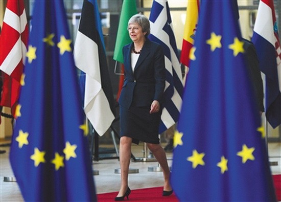 10月17日，比利時布魯塞爾，英國首相特雷莎·梅出席歐盟秋季峰會，英國脫歐是此次峰會討論重點之一。（圖源：互聯網）