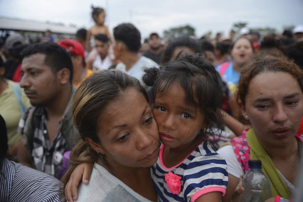 中南美洲移民抵達墨西哥南部邊境。（圖源：AP）