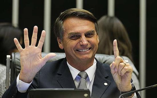 巴西總統選舉結果當地時間28日揭曉，社會自由黨候選人博索納羅在第二輪投票中擊敗勞工黨候選人阿達，當選新一屆巴西總統。（圖源：互聯網）