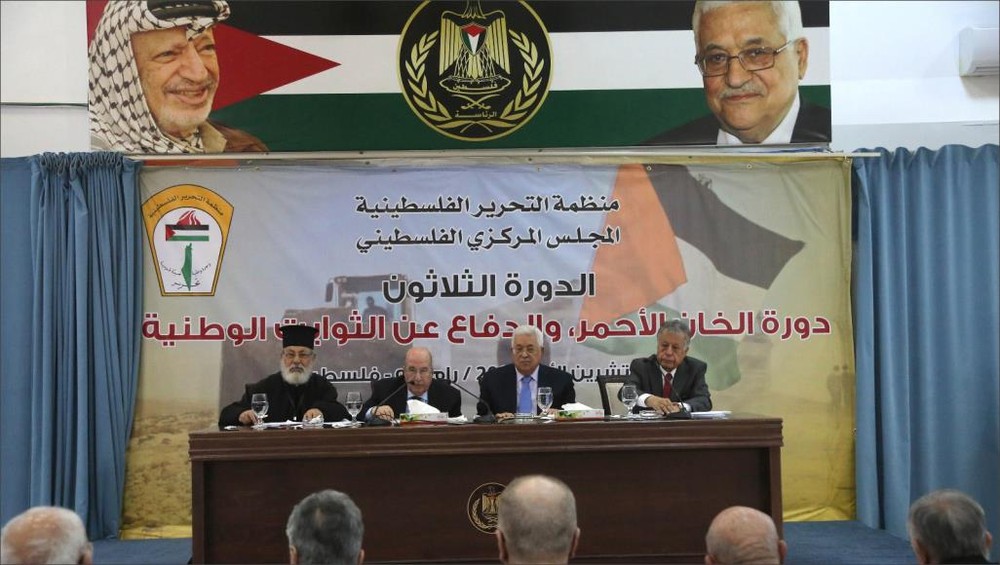 巴勒斯坦中央委員會29日晚在拉姆安拉舉行為期兩天的會議。（圖源：半島電視台）