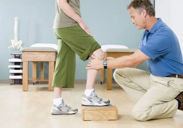 年輕時膝關節一定要省著用。（示意圖源：互聯網）