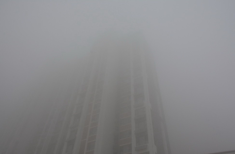 13日8時許，河北邯鄲，滿目皆為白霧。（圖源：IC）