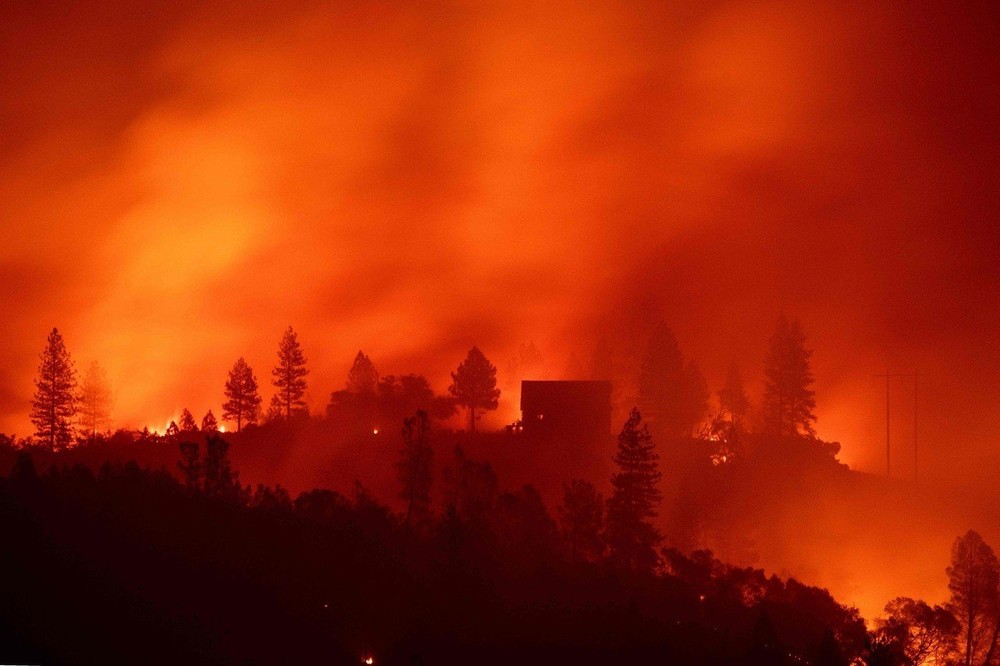 加州南、北部均有野火肆虐。（圖源：AFP）