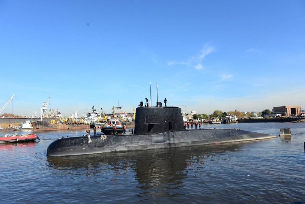 阿根廷發現失蹤“聖胡安”號潛艇。圖為阿根廷潛艇“聖胡安”號 2017年6月2日離港照。（圖源：路透社）