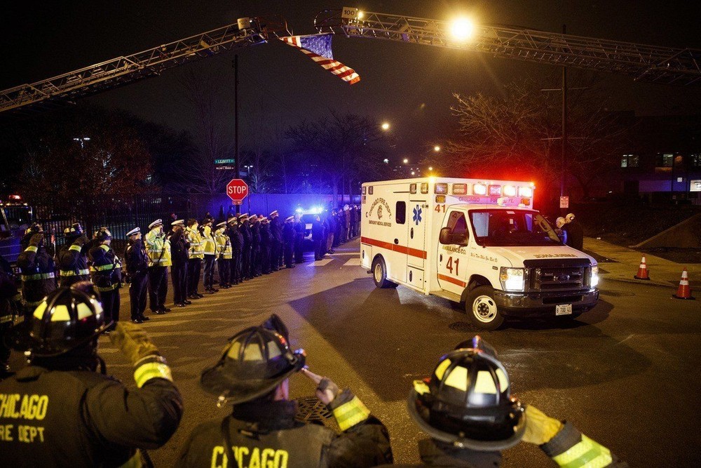 美國伊利諾州芝加哥慈愛醫院（Mercy Hospital）20日發生槍擊事件，造成4人喪生。（圖源：AP）