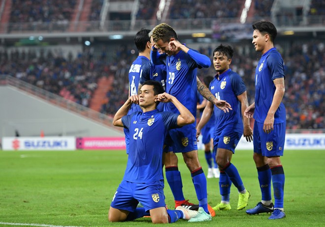 泰國隊慶祝攻進第二個球。（圖源：互聯網）