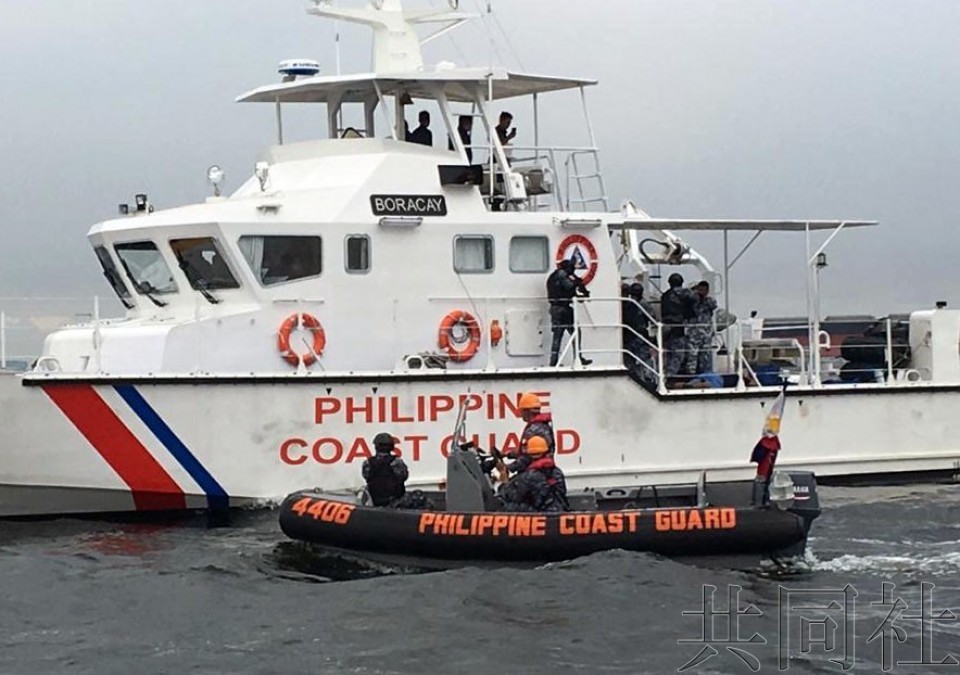 日本海上保安廳與菲律賓海岸警衛隊在該國首都馬尼拉海域舉行了應對海盜的聯合訓練。（圖源：共同社）