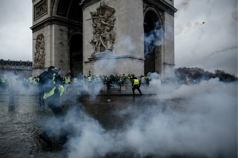 警方表示，巴黎經歷了近半世紀以來最嚴重的騷亂。