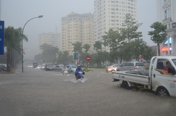 強降雨致榮市嚴重受淹。（图源：Zing）