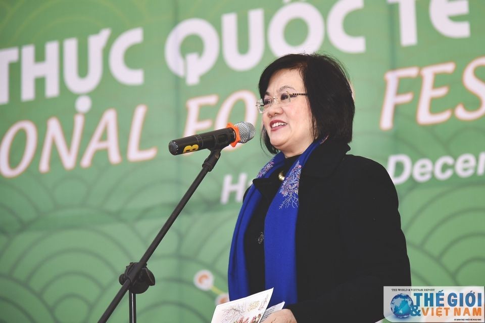 阮月娥大使在2018年第六屆餐飲聯歡會上致開幕詞。