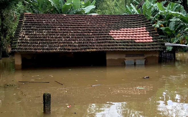 平定省一住房被淹沒。（圖源：T.Đa）