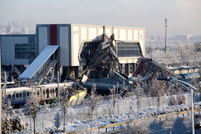 土耳其火車相撞事故現場。（圖源：互聯網）