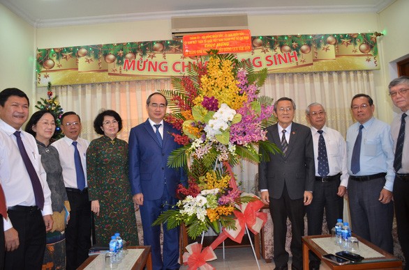 市領導探望越南基督教會駐南方總聯會並祝賀2018年聖誕節及2019年元旦。（圖源：TL）