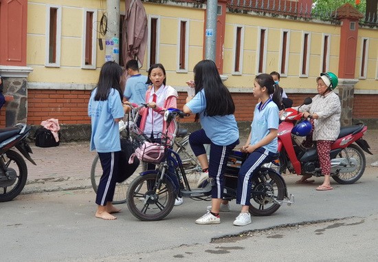 當前的電動自行車駕駛者主要是中學生。